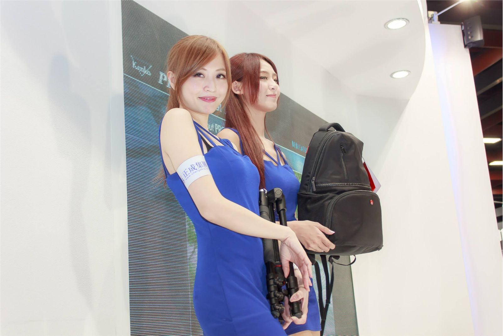 Winnie Lucy 双人合影 2013台北摄影器材展